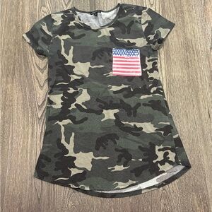 MM MM MM Camoflauge T-Shirt Short Sleeve Crewneck Chest Pocket Multicolor Sz XS